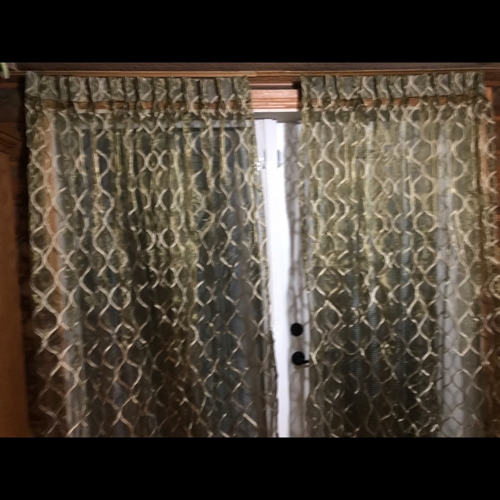 Custom made window sheers